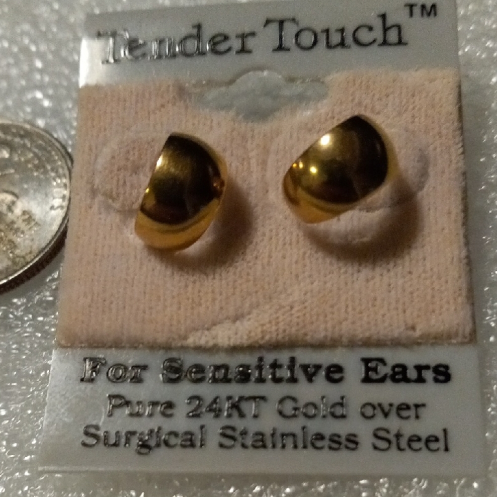 Tender Touch Gold Earrings